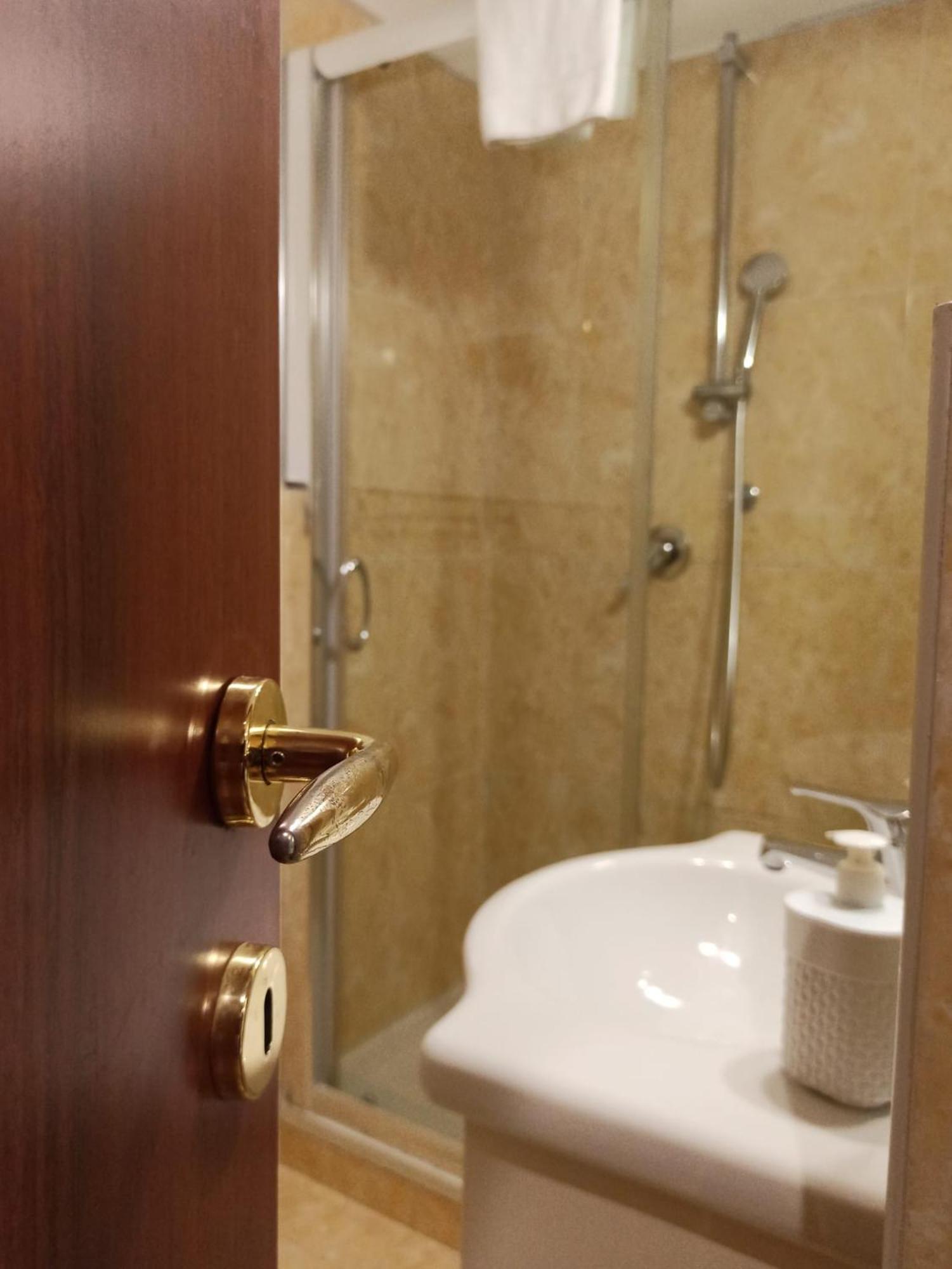 Domina Popolo Bed & Breakfast Rome Bagian luar foto